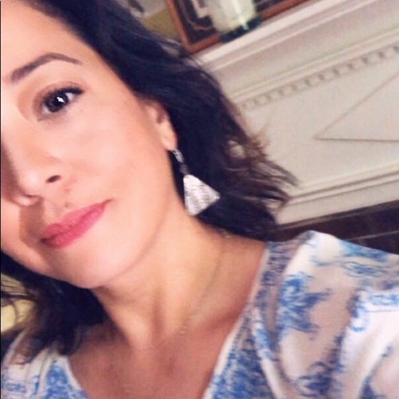 Meet your Posher, Raquel - Picture 2 of 2